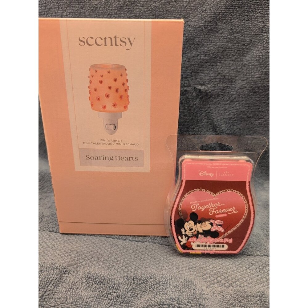 NIB Scentsy Soaring Hearts Exclusive Valentine Mini Warmer Together Forever Wax